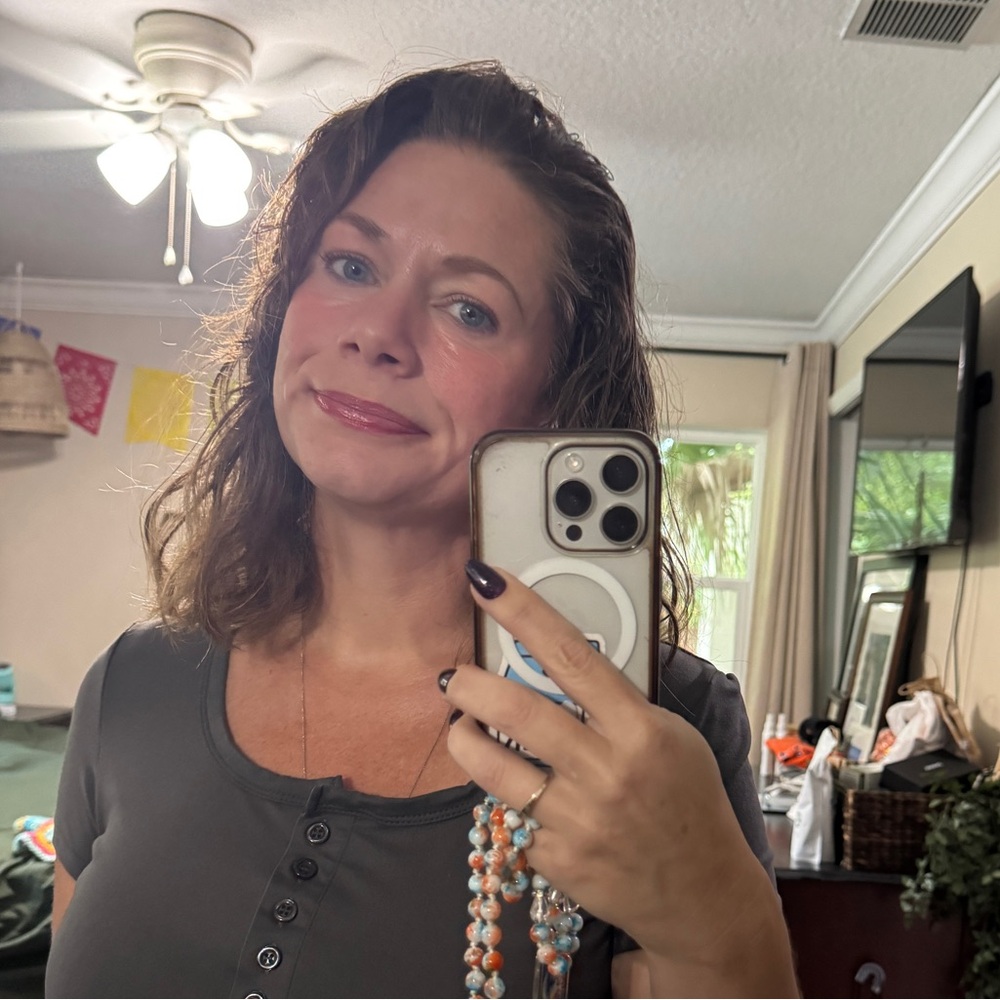 Meet your Posher, April